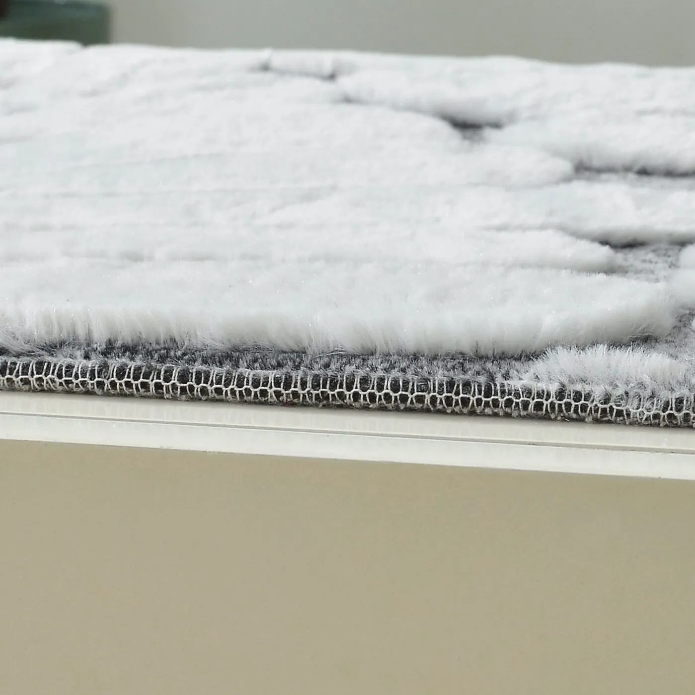 3D jacquard faux fur rug — photo 4
