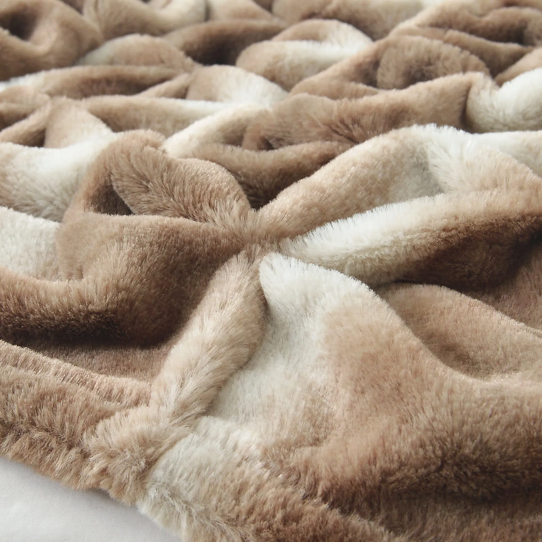 Faux rabbit fur printed crinkle throw blanket — photo 5