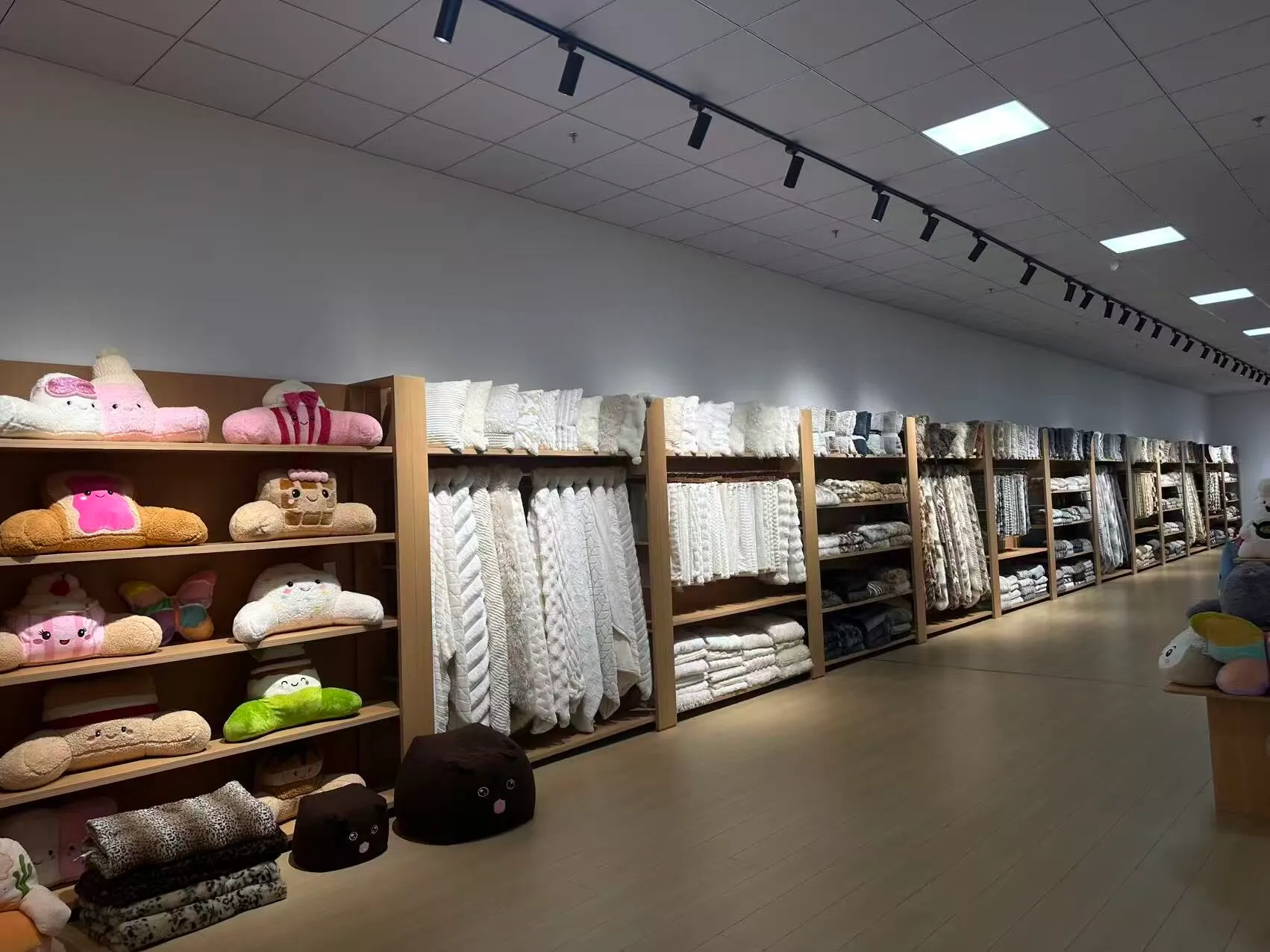 Tulip sample room, Nantong — display 2